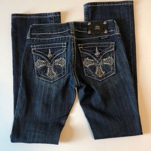 Miss Me, sz 26, blue jeans with decorative back pockets.